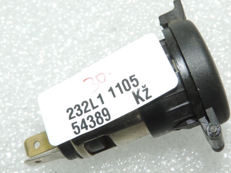 Oriģinālais Hyundai i40 kontaktligzda 12V 120W pieslēguma ligzda 951203K700