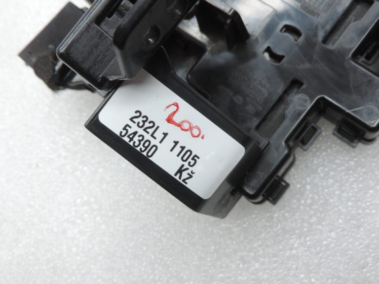 Oriģināls Hyundai i40 cimdu nodalījuma slēdzenes mehānisms 84450-3Z000