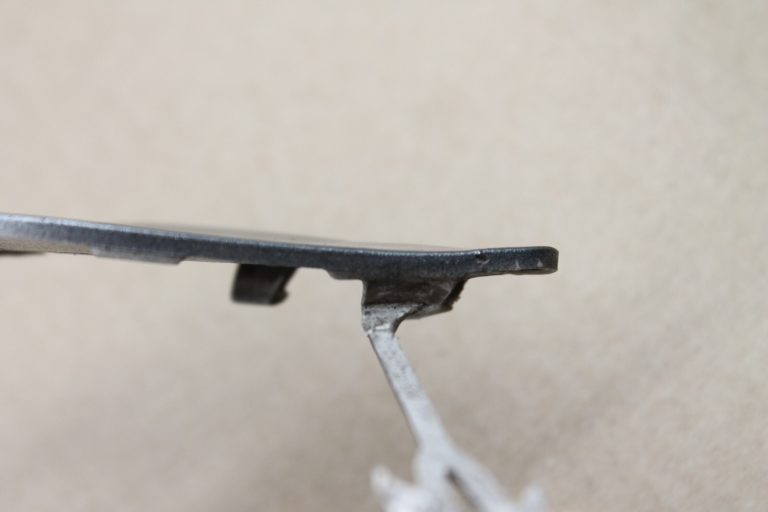 Opel Astra J Hečbeks aizmugurējā bampera stiprinājuma vāciņš Silver Lake GEV 13266588