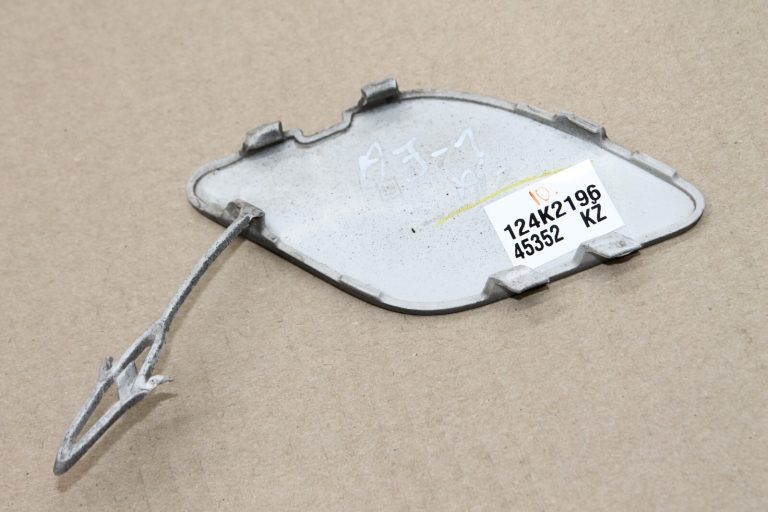 Opel Astra J Hečbeks aizmugurējā bampera stiprinājuma vāciņš Silver Lake GEV 13266588