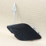Opel Astra J Hečbeks aizmugurējā bampera stiprinājuma vāciņš Graphite Black 13266588