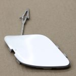 Opel Astra J Hečbeks aizmugurējā bampera velkoņa vāciņš Argon Silver 13266588