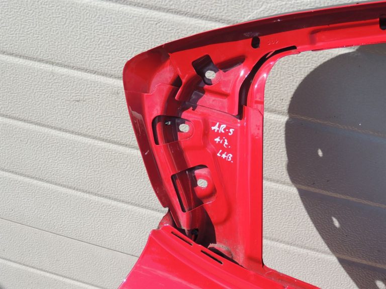 Alfa Romeo Giulietta 940 Aizmugurējās labās durvis Labās krāsas – 289 – Rosso Alfa