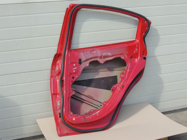 Alfa Romeo Giulietta 940 Aizmugurējās labās durvis Labās krāsas – 289 – Rosso Alfa