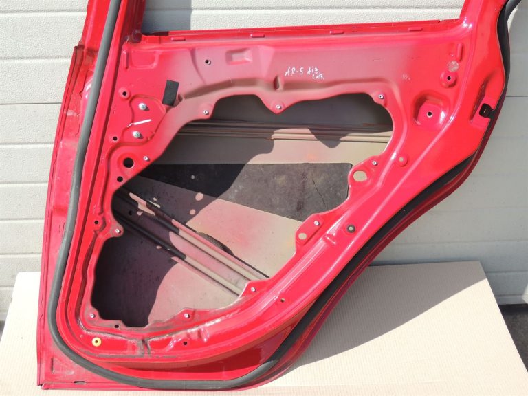 Alfa Romeo Giulietta 940 Aizmugurējās labās durvis Labās krāsas – 289 – Rosso Alfa
