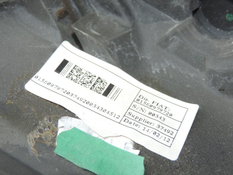 Oriģināls Alfa Romeo Giulietta 940 sporta stūres rats ar sarkanām šuvēm, āda 71769227