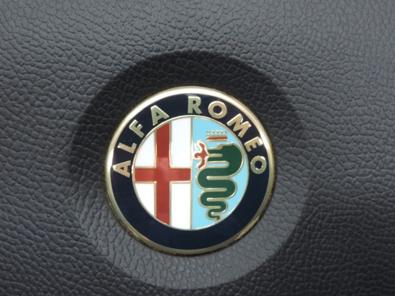 Oriģinālais Alfa Romeo Giulietta 940 Stūres drošības modulis 156106834 1560915200