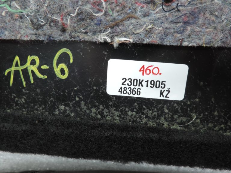 Alfa Romeo Giulietta 940 pārnesumkārbas vadības bloka vāciņš pasažieru kāju nodalījums melns