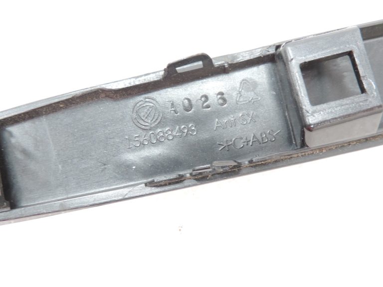 Oriģināls Alfa Romeo Giulietta 940 Priekšējo durvju kreisās puses vāka līstes 156092965
