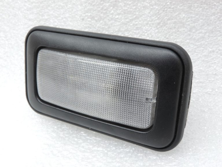 Oriģināls Alfa Romeo Giulietta 940 aizmugurējais salona apgaismojums melns 735482599