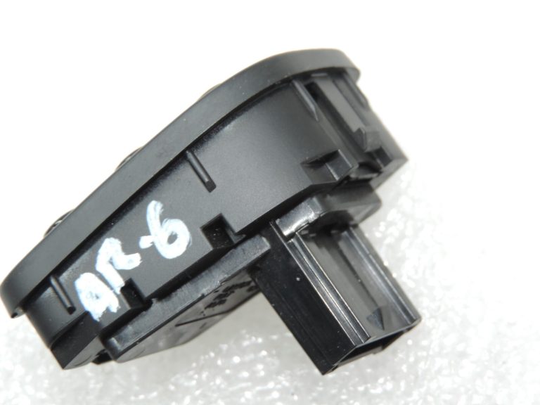 Oriģinālais Alfa Romeo Giulietta 940 instrumentu paneļa slēdzis SET ESC 156091527