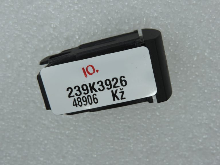 Oriģinālais Alfa Romeo Giulietta 940 avārijas signalizācijas slēdzis 156128942 156093736