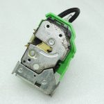 Oriģinālā Alfa Romeo Giulietta 940 durvju slēdzene priekšējā labajā pusē 71754411 71775802