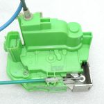 Oriģinālā Alfa Romeo Giulietta 940 aizmugurējā labā durvju slēdzene 71754427 71775808