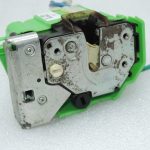 Oriģinālā Alfa Romeo Giulietta 940 aizmugurējā labā durvju slēdzene 71754427 71775808