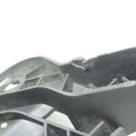 Oriģinālais Alfa Romeo Giulietta 940 priekšējā luktura kreisais kronšteins 77365491 46635757