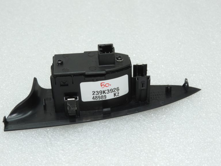 Oriģināls Alfa Romeo Giulietta 940 Logu regulatora slēdzis aizmugurējā labajā pusē 156150332