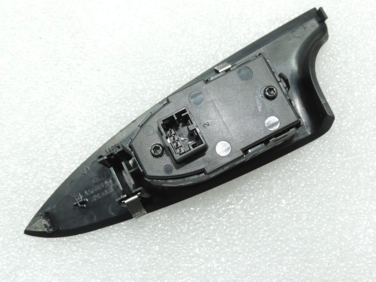 Oriģināls Alfa Romeo Giulietta 940 Logu regulatora slēdzis aizmugurējā labajā pusē 156150332