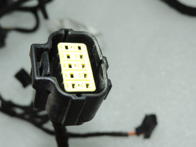 Oriģināla Alfa Romeo Giulietta 940 Durvju elektroinstalācijas instalācija aizmugurējā kreisā pusē 50509743 50522988