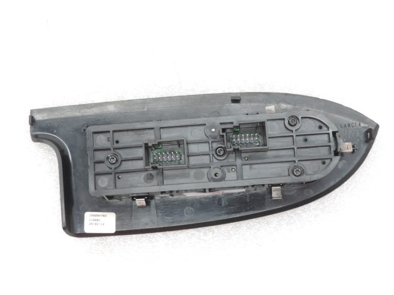 Oriģināls Alfa Romeo Giulietta 940 priekšējais kreisais elektrisko logu slēdzis 156106393