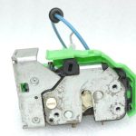 Oriģinālā Alfa Romeo Giulietta 940 aizmugurējo kreiso durvju slēdzene 71754428 71775809