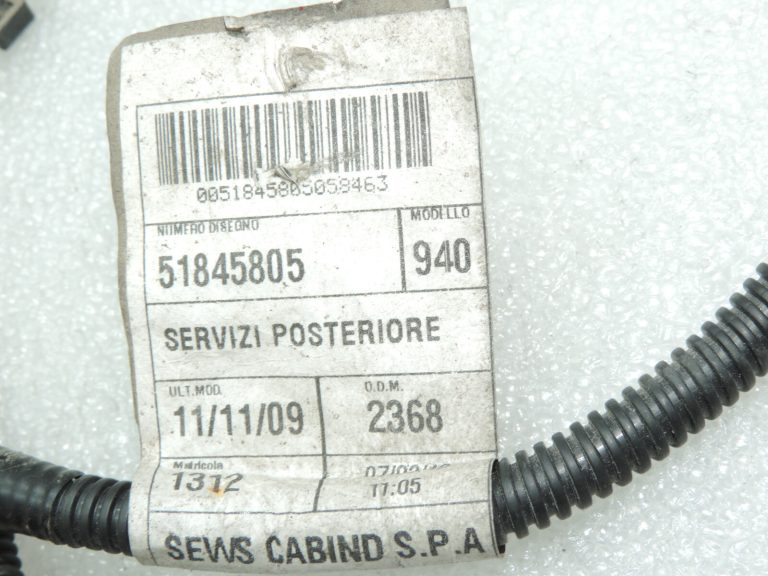 Oriģināla Alfa Romeo Giulietta 940 aizmugurējā bampera stāvvietas sensoru instalācija