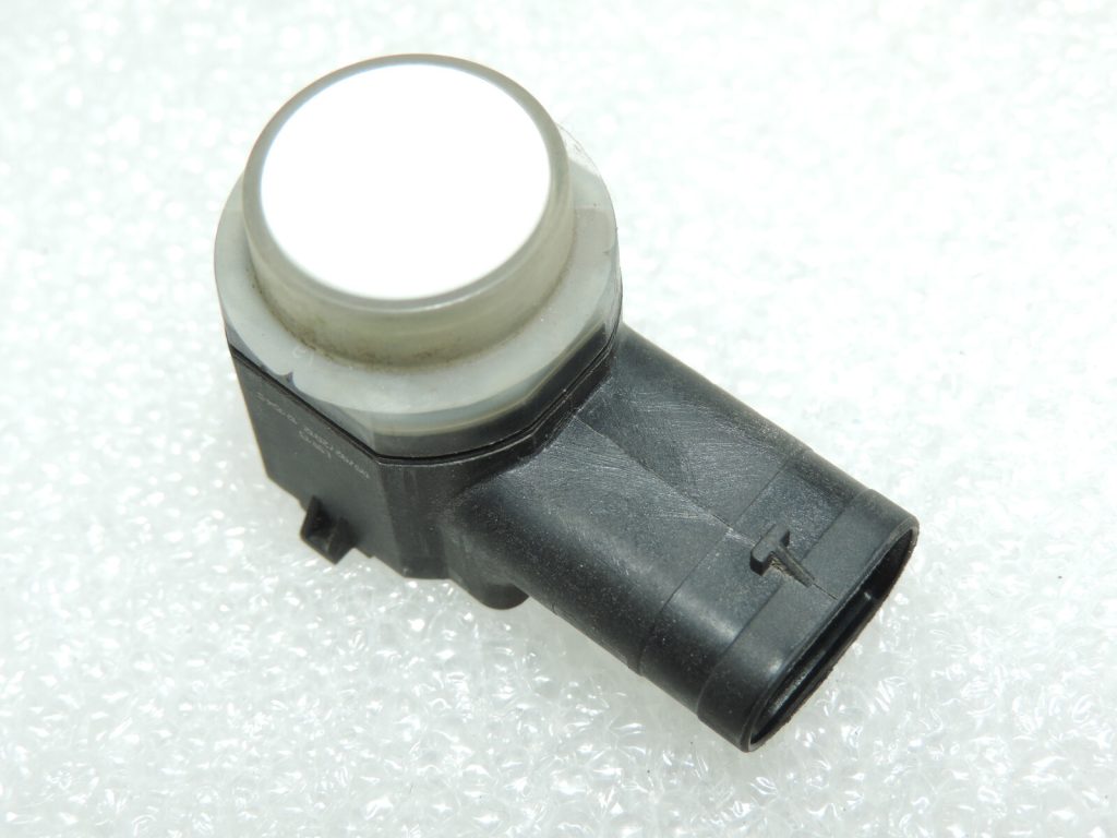 Genuine Alfa Giulietta 940 rear bumper parking sensor (Bianco Ghiaccio)