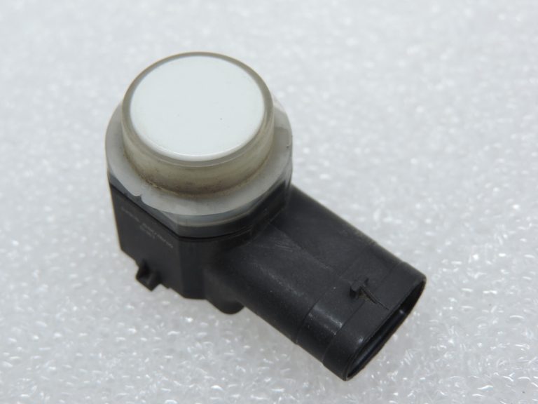 Oriģinālais Alfa Giulietta 940 aizmugurējā bampera stāvvietas sensors (Bianco Ghiaccio)