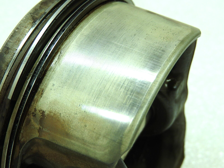 AUDI BAT 4.2L benzīna 5-8 cilindru virzuļa 079107065P 079107065AK
