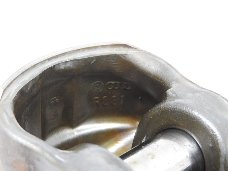 AUDI BAT 4.2L benzīna 5-8 cilindru virzuļa 079107065P 079107065AK