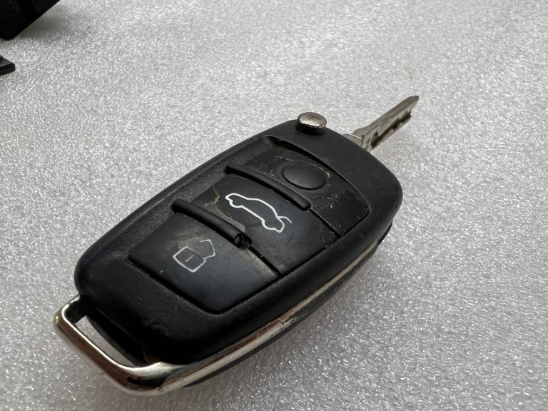 Audi A6 c7 aizdedzes atslēgu komplekts 4f0837220d 8K0959754D