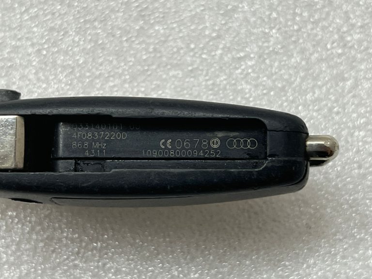 Audi A6 c7 aizdedzes atslēgu komplekts 4f0837220d 8K0959754D