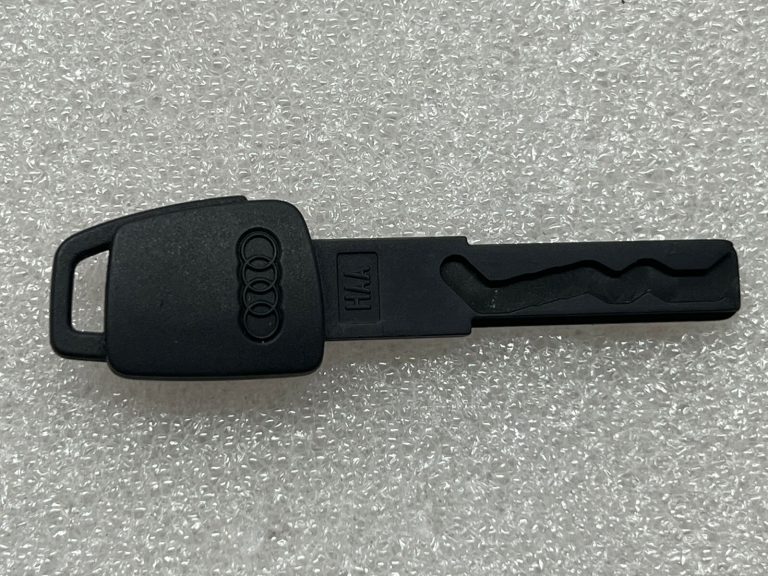 Audi A6 c7 aizdedzes atslēgu komplekts 4f0837220d 8K0959754D