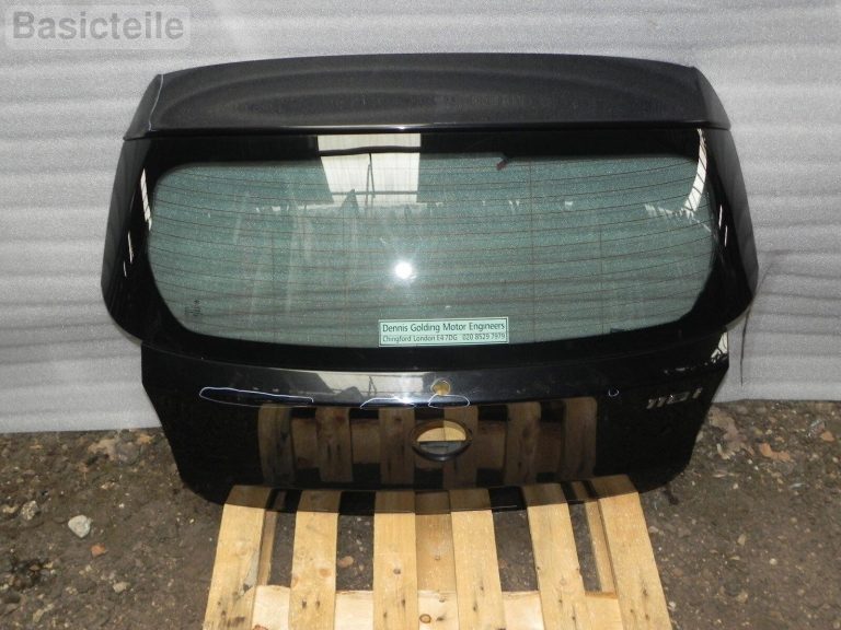 BMW 1. sērijas E81 E87 aizmugurējā durvīm 475 Melns safīra metālika safīra melns