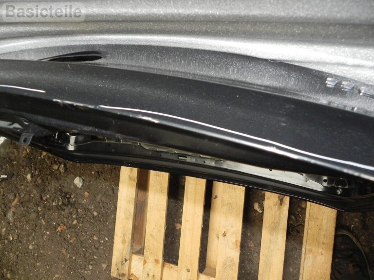 BMW 1. sērijas E81 E87 aizmugurējā durvīm 475 Melns safīra metālika safīra melns