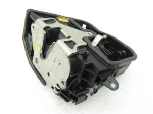 BMW E87 E60 E65 E83 E90 F10 F30 Замок задней левой двери 7167075
