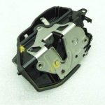 BMW E87 E60 E60 E65 E83 E83 E90 F10 F30 Aizmugures kreiso durvju slēdzene 7167075