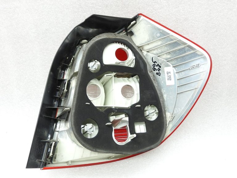 Oriģinālais BMW 1. sērijas E87 aizmugurējais kreisais lukturis pirms faceliftēšanas 63216924501