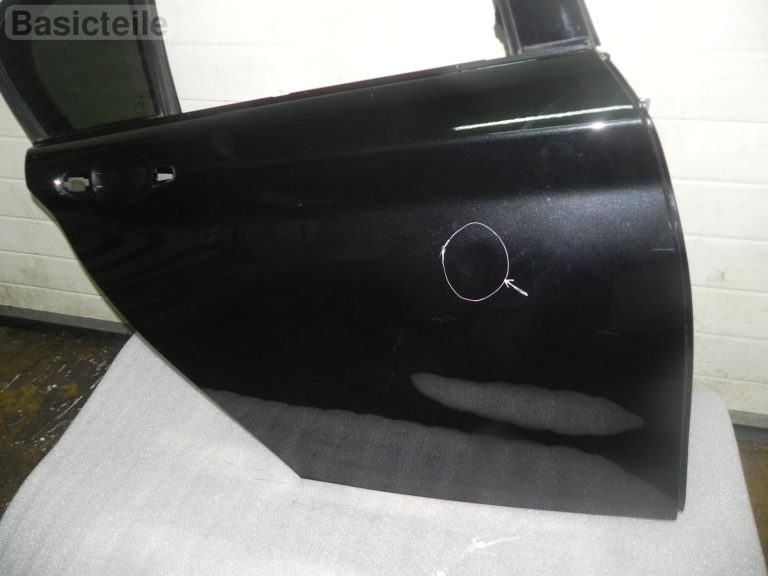 BMW 1. sērijas F20 aizmugurējās labās durvis BLACK SAPPHIRE METALLIC Krāsa 475 Aizmugurējās labās durvis