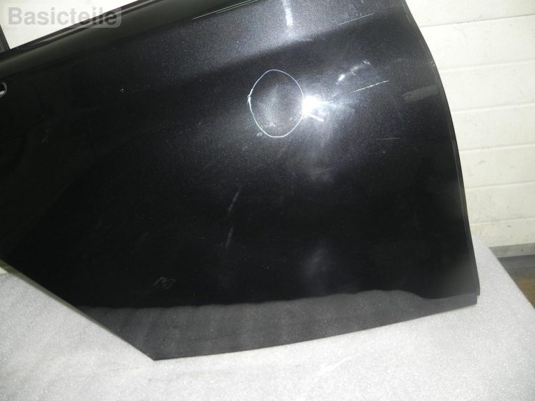 BMW 1. sērijas F20 aizmugurējās labās durvis BLACK SAPPHIRE METALLIC Krāsa 475 Aizmugurējās labās durvis