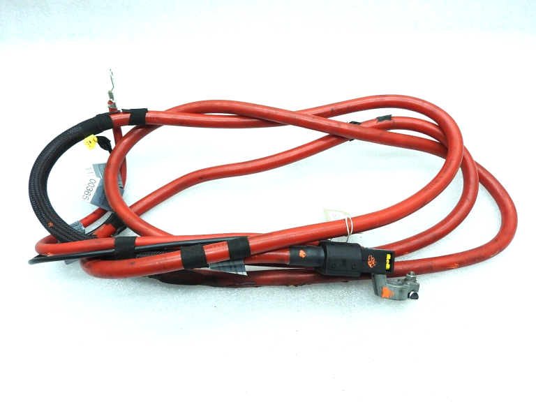 BMW 3 E46 M3 kabriolets akumulatora pozitīvais kabelis ar ugunsgrēka bojājumiem 61127893031 7894511