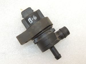 BMW E36 E38 E39 E46 E53 E65 E66 Электромагнитный клапан вентиляции бака 13901433603