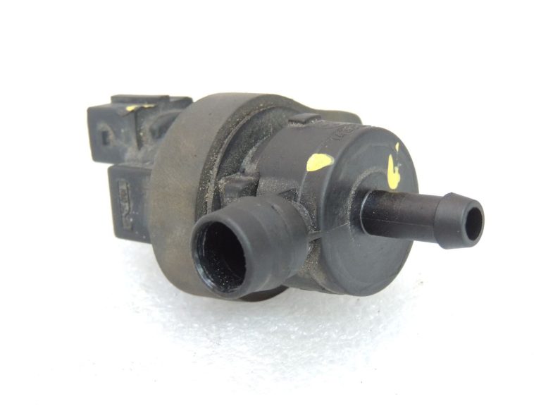 BMW E36 E38 E38 E39 E46 E46 E53 E53 E65 E66 Tvertnes izplūdes vārsta solenoīda vārsts 13901433603