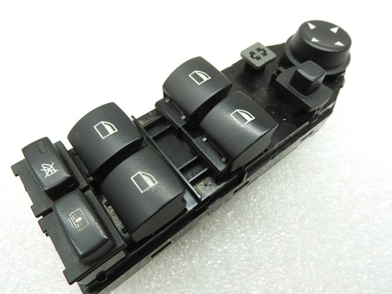 BMW 5. sērijas E61 E60 VFL 2003-2006 Pārslēdzēja loga regulators aizmugurējam saulessarga panelim