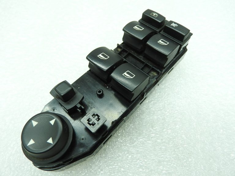 BMW 5. sērijas E61 E60 VFL 2003-2006 Pārslēdzēja loga regulators aizmugurējam saulessarga panelim