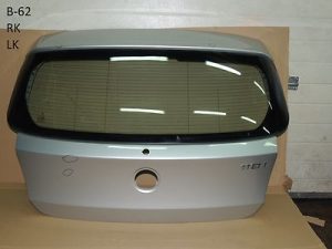 BMW 1. sērijas E81 E87 bagāžnieka vāks TITĀNIJA SUDRABA METĀLS (354)