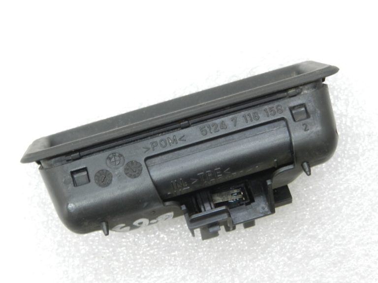 BMW E70 E70 E90 E91 E88 E88 E60 E60 E61 Aizmugures durvju roktura slēdzis 51247118158 Oriģināls