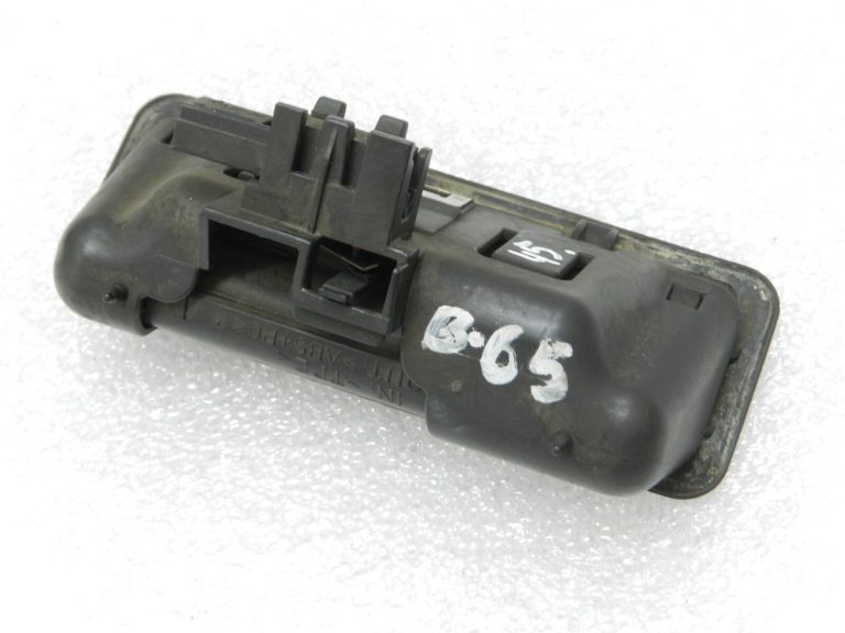 BMW E70 E70 E90 E91 E88 E88 E60 E60 E61 Aizmugures durvju roktura slēdzis 51247118158 Oriģināls