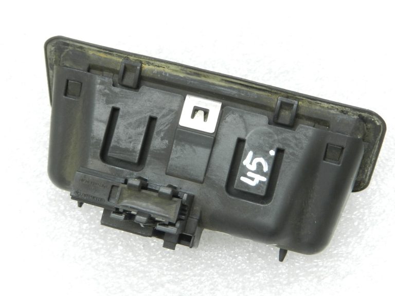 BMW E70 E70 E90 E91 E88 E88 E60 E60 E61 Aizmugures durvju roktura slēdzis 51247118158 Oriģināls