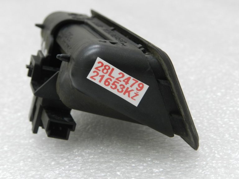 BMW E70 E70 E90 E91 E88 E88 E60 E60 E61 Aizmugures durvju roktura slēdzis 51247118158 Oriģināls